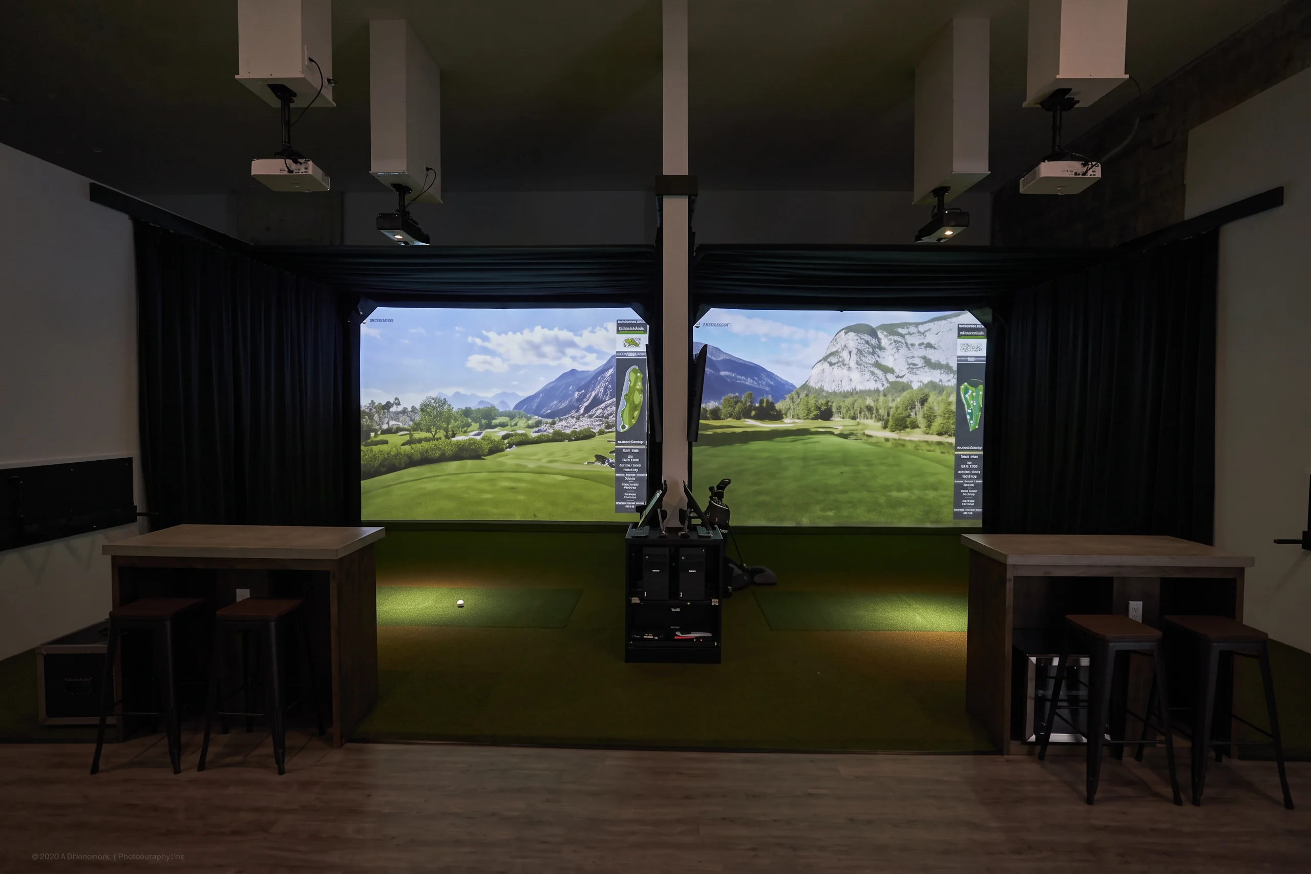 Full Circle Golf simulator facility